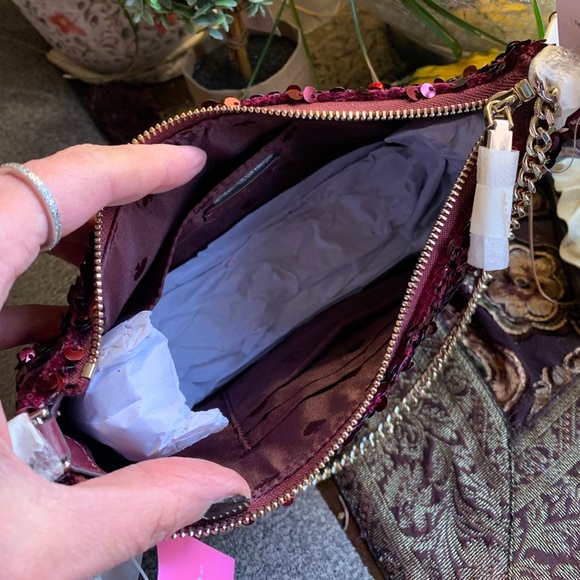 Authentic KATE SPADE Sequins top zip Clutch/shoulder/Crossbody - Picture 10 of 15